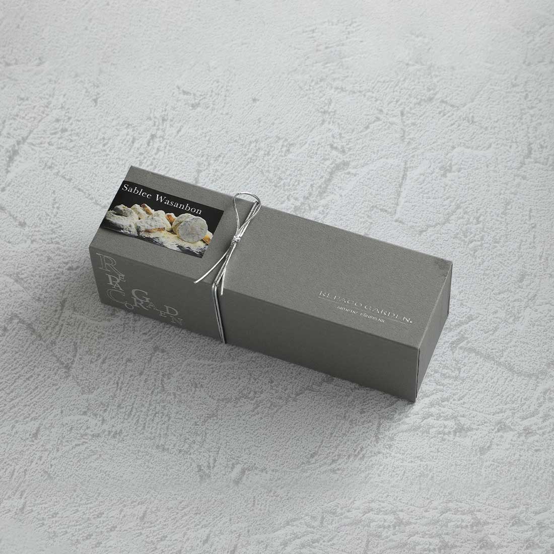 平飼い卵フルーツエッグを使用したクッキーと和三盆糖を合わせました