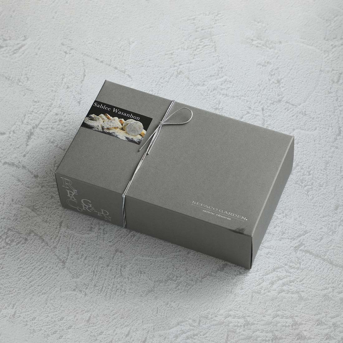 平飼い卵フルーツエッグを使用したクッキーと和三盆糖を合わせました