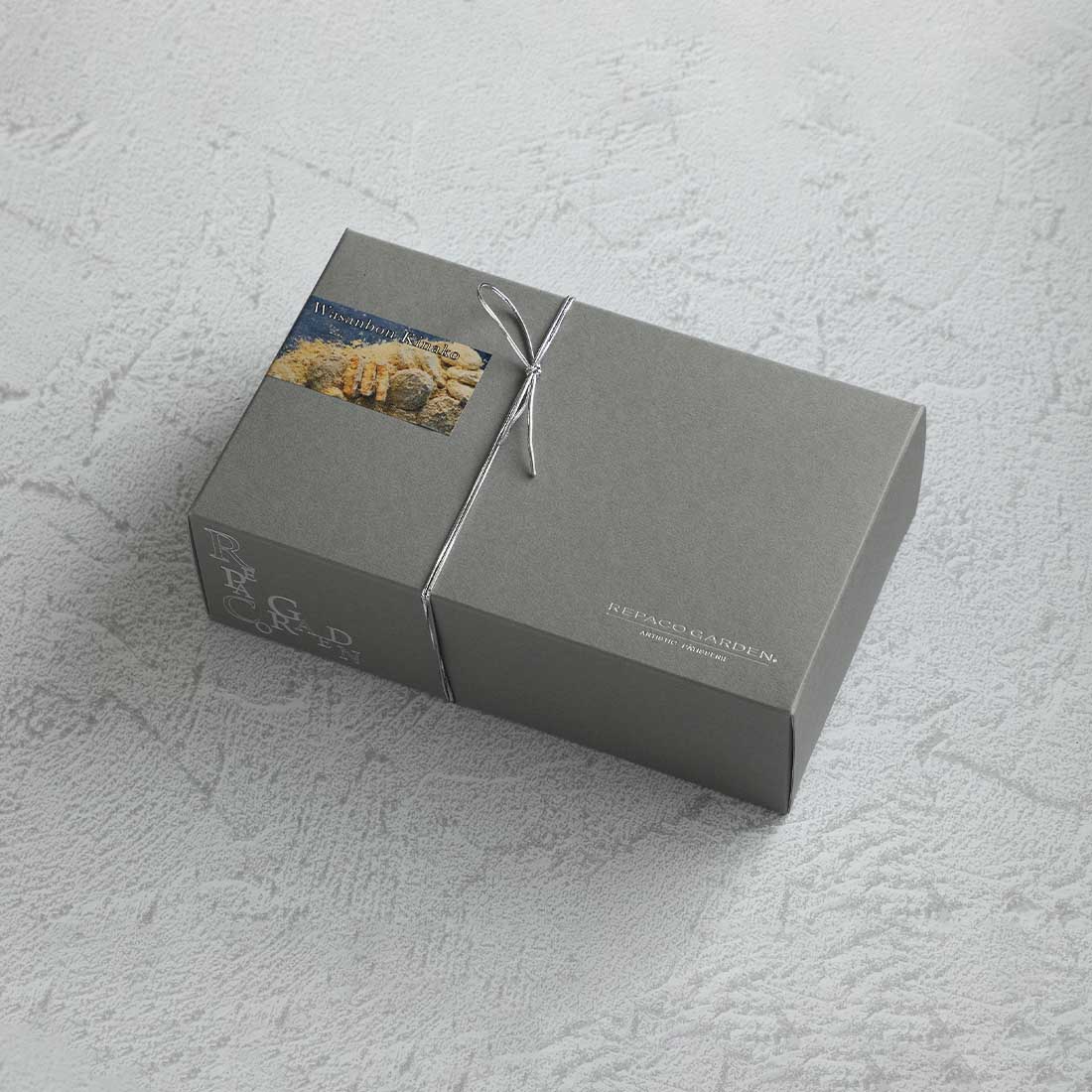 平飼い卵フルーツエッグを使用したクッキーと和三盆糖を合わせました